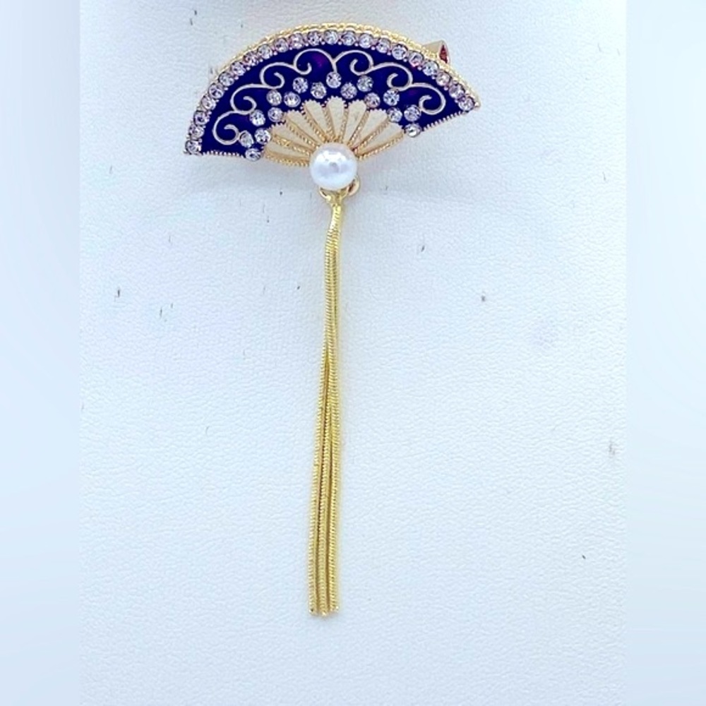 Vintage Style Dainty Fan Brooch With Faux Pearl ,Enamel And Clear Rhinestones